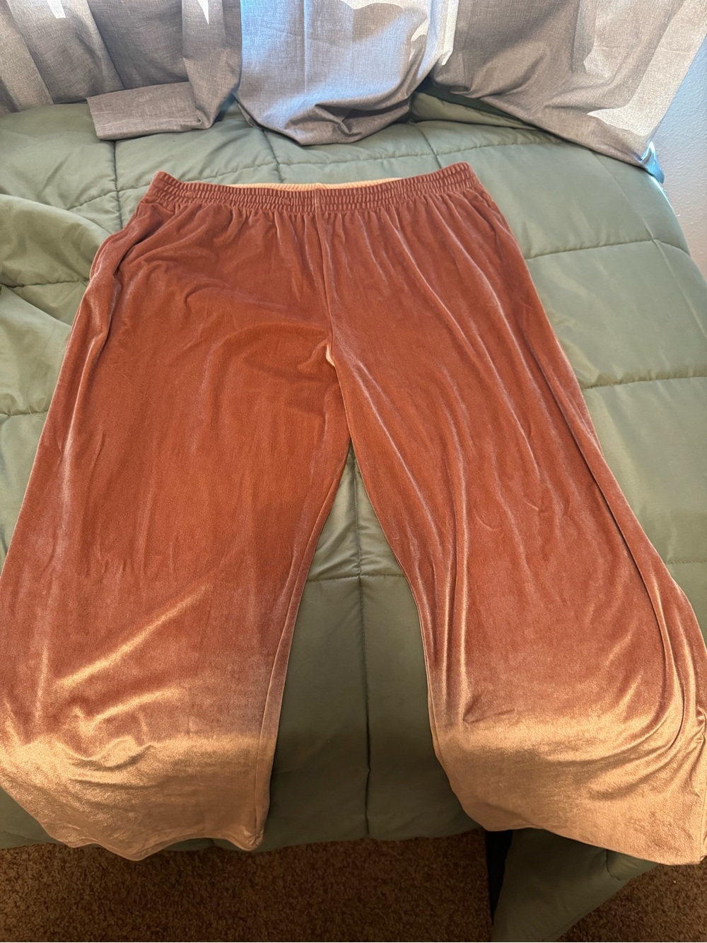 PINK Tracksuit in Gold - Picture 4 of 8